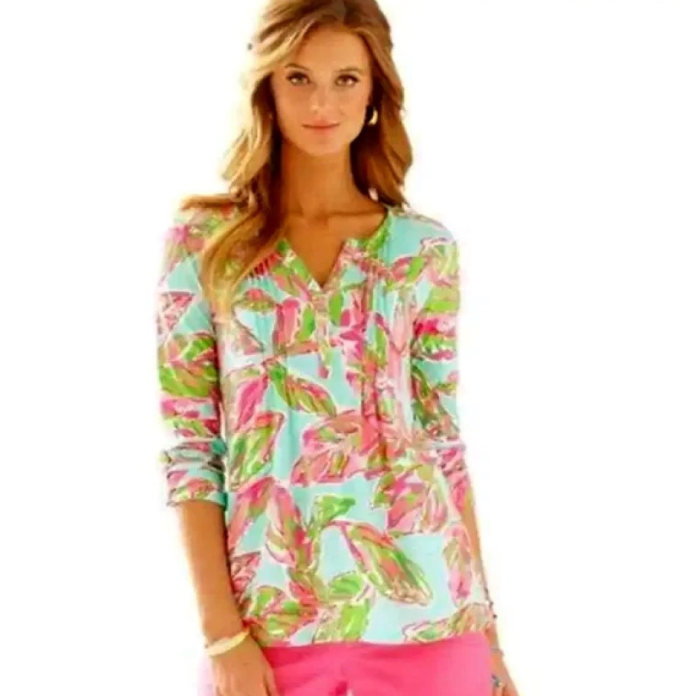 EUC Lilly Pulitzer Dorothy Pintuck Henley Blouse In the Villas Floral Sz Medium